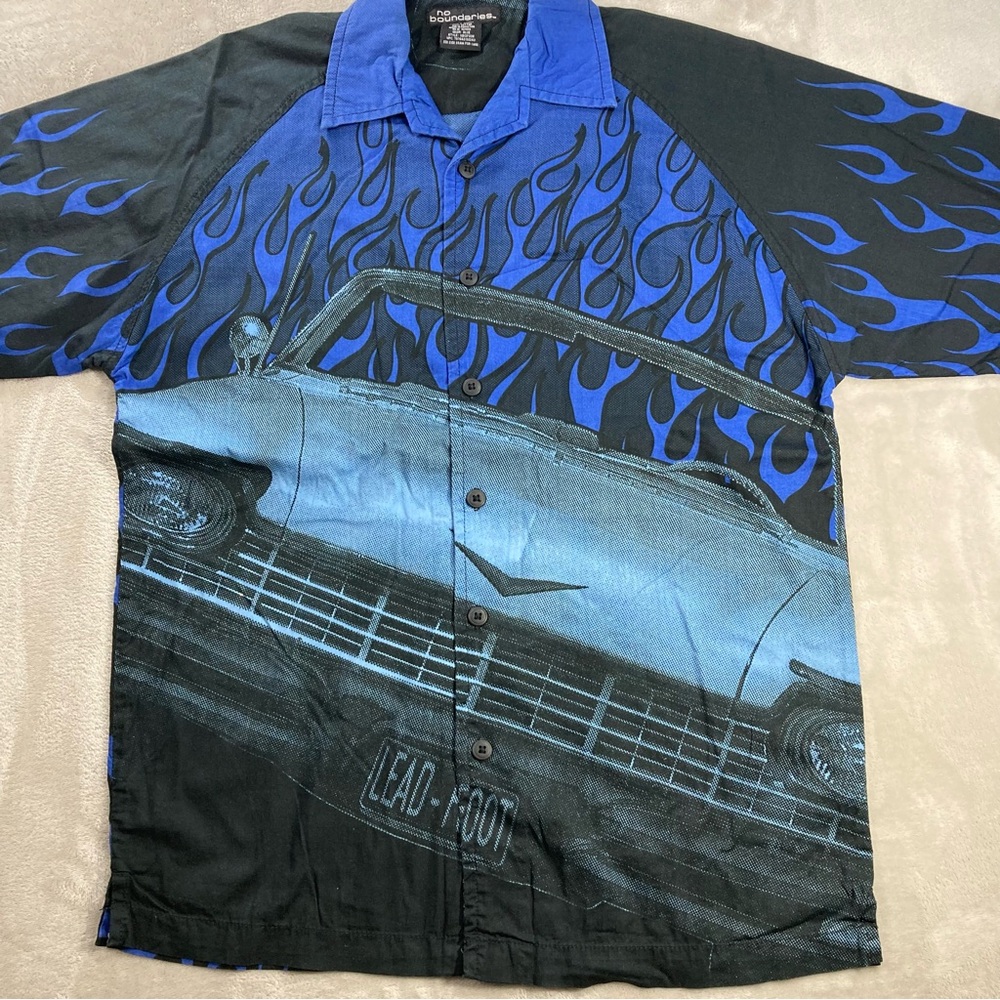 Vintage 90s No Boundaries Lead Foot Car Blue Fire Flame Button Up Shirt Sz Small - Picture 2 of 7